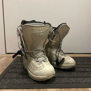 Women Snowboard Boots size 7.5 Eu 38